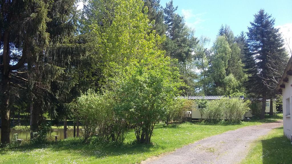 Camping De Flechat Hotel Orcival Kültér fotó