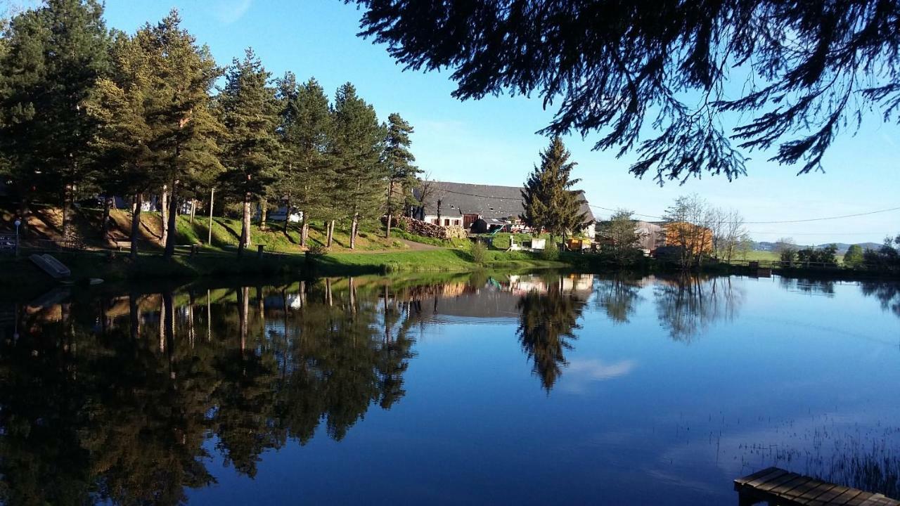 Camping De Flechat Hotel Orcival Kültér fotó